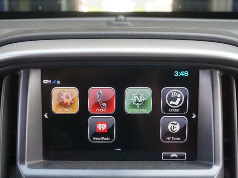 Used 2017 Chevrolet Colorado LT AWD/4WD image 9
