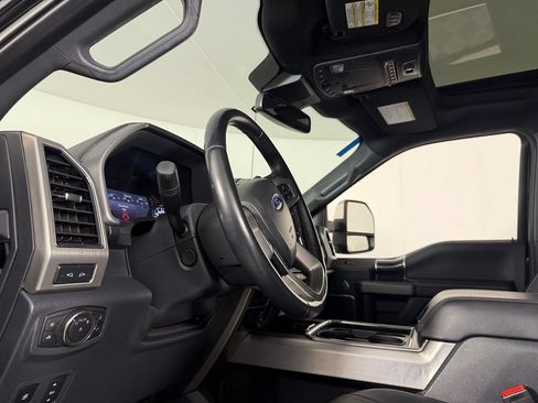 Used 2022 Ford F350 Platinum AWD/4WD image 24