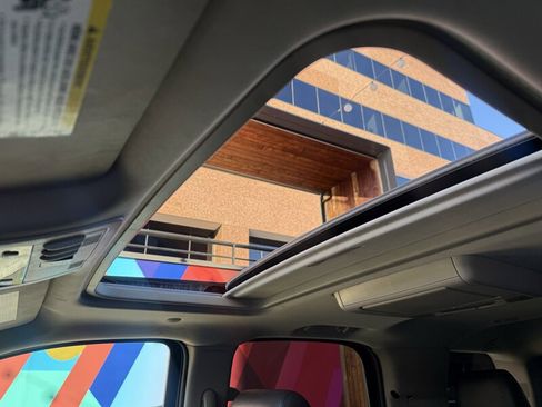 Used 2013 Cadillac Escalade Premium image 25