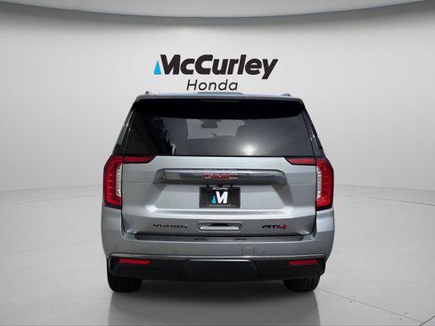 Used 2024 GMC Yukon XL AT4 w/ Technology Package AWD/4WD image 4