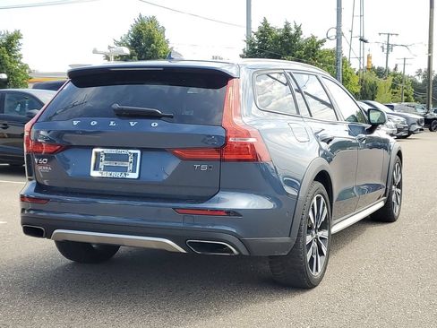 Used 2020 Volvo V60 T5 Cross Country AWD/4WD image 3