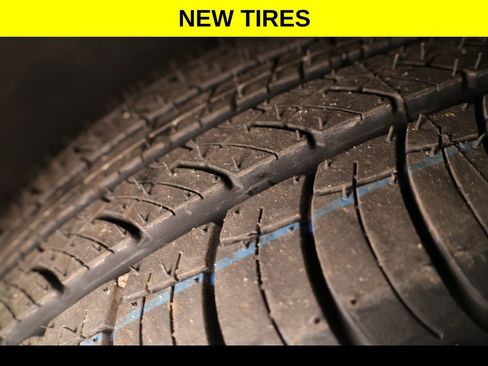 Used 2024 Chevrolet Traverse LT w/ LPO, Floor Liner Package AWD/4WD image 5