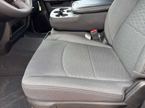 New 2025 RAM 2500 Big Horn AWD/4WD image 15