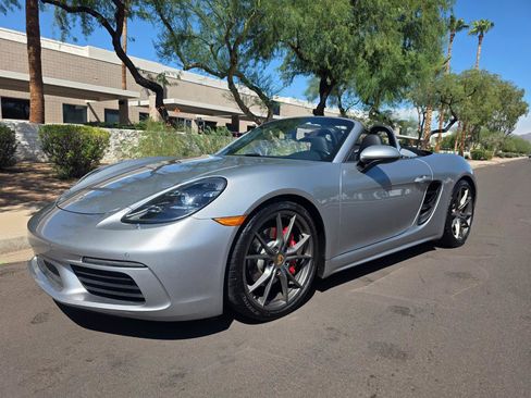 Used 2018 Porsche 718 Boxster S RWD image 3
