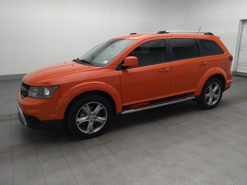Used 2017 Dodge Journey Crossroad FWD image 2