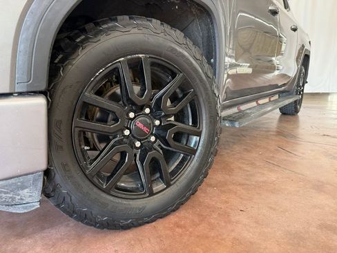 Used 2020 GMC Sierra 1500 Elevation w/ Elevation Value Package image 17