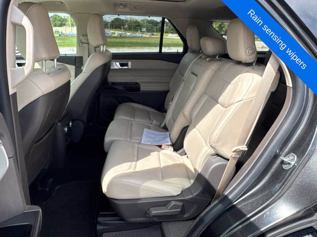 Used 2020 Ford Explorer Platinum w/ Premium Technology Package AWD/4WD image 19