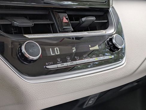 Used 2024 Toyota Corolla LE FWD image 7