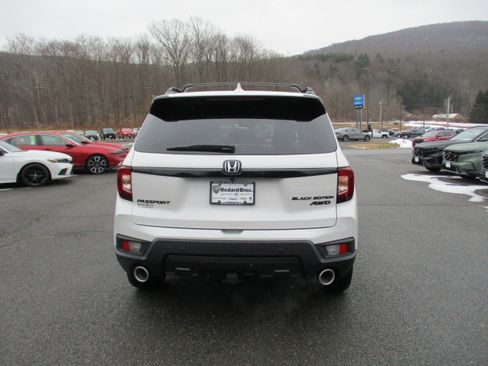 Certified 2025 Honda Passport Black Edition image 6