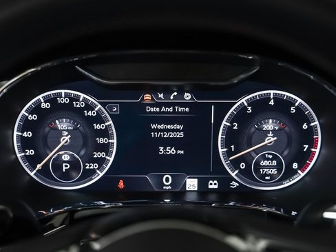 Used 2022 Bentley Continental GT V8 image 13