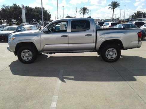 Used 2023 Toyota Tacoma SR image 4