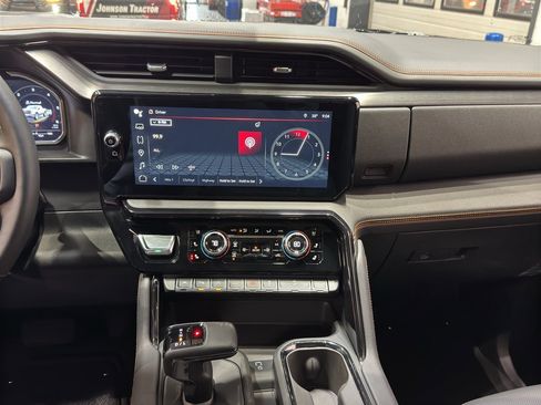 Used 2025 GMC Sierra 1500 AT4 w/ AT4 Premium Package image 32