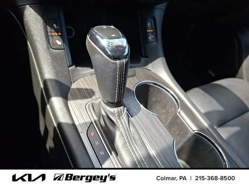 Used 2019 GMC Acadia SLT AWD/4WD image 17