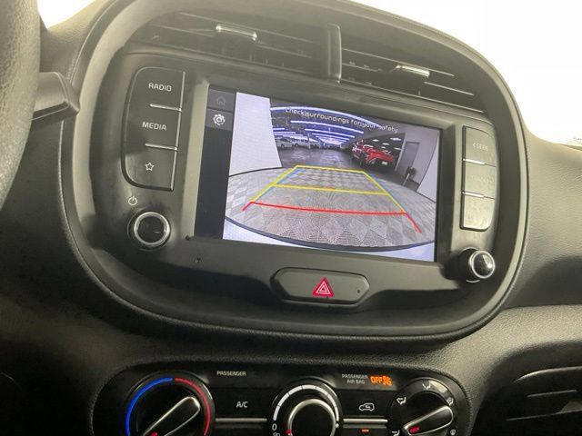 Used 2025 Kia Soul LX w/ LX Technology Package FWD image 22