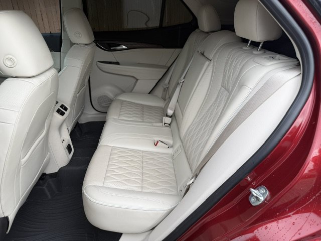 Used 2022 Buick Envision Avenir w/ Safety Package FWD image 16