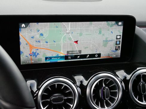 Used 2022 Mercedes-Benz GLA 250 4MATIC image 21