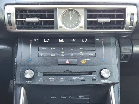 Used 2016 Lexus IS 350 AWD image 21