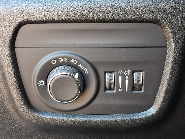 Used 2023 Jeep Grand Cherokee L Laredo AWD/4WD image 9