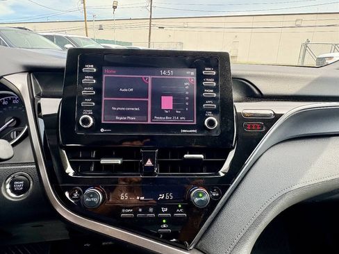 Used 2022 Toyota Camry LE w/ Convenience Package FWD image 12