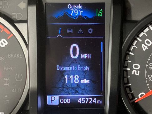 Used 2020 Toyota Tacoma SR image 20