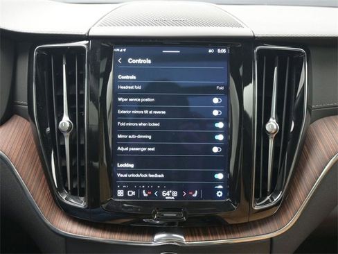 Used 2023 Volvo XC60 B5 Ultimate w/ Protection Package Premier image 17