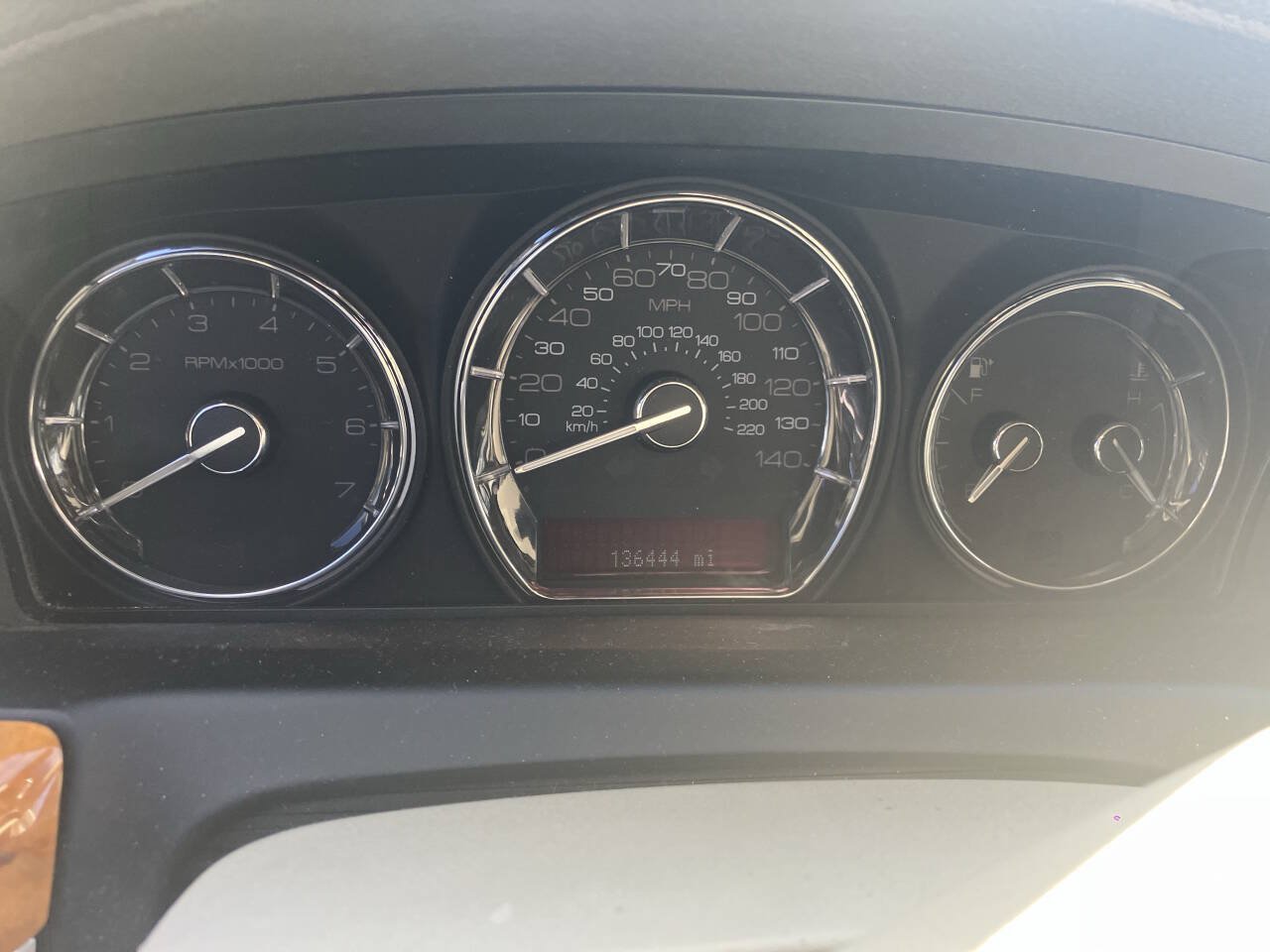 Used 2010 Lincoln MKS FWD image 5