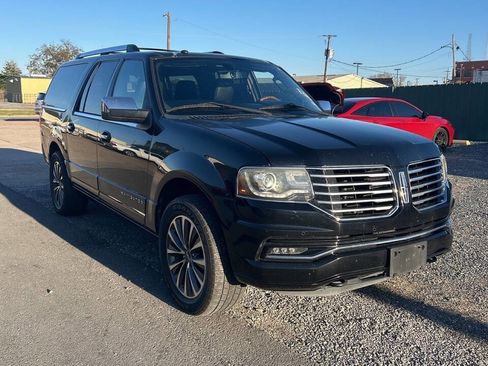 Used 2017 Lincoln Navigator L Select image 5