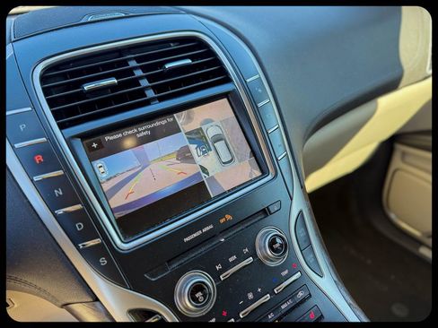 Used 2017 Lincoln MKX Reserve image 16