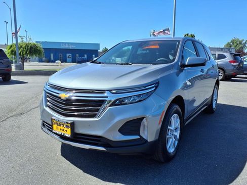 Used 2024 Chevrolet Equinox LT image 3