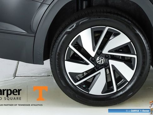 Used 2025 Volkswagen Atlas SE w/ Panoramic Sunroof Package image 13