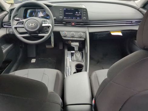 New 2025 Hyundai Elantra SE FWD image 16