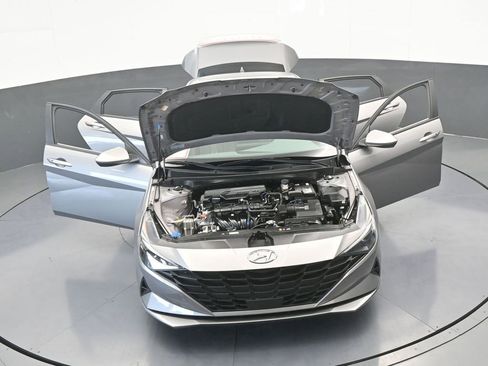 Used 2023 Hyundai Elantra SEL w/ Convenience Package image 72
