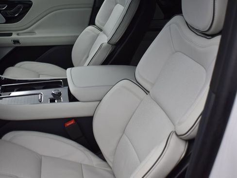 New 2026 Lincoln Aviator Black Label w/ Dynamic Handling Package AWD/4WD image 10