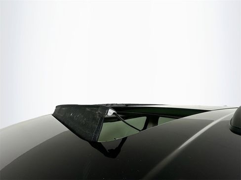 Used 2020 Chrysler Pacifica Limited w/ Tire & Wheel Group image 10