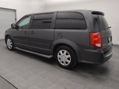 Used 2016 Dodge Grand Caravan SE w/ Quick Order Package 29E SE image 2