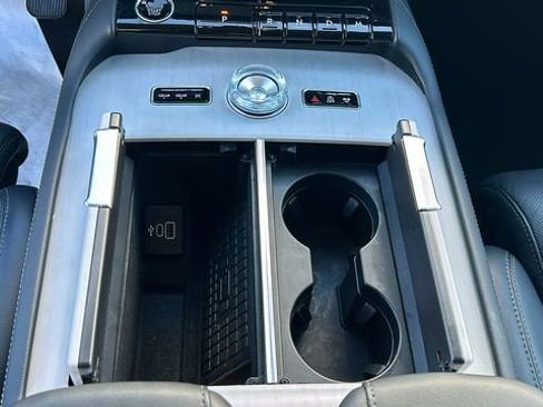 Used 2025 Lincoln Navigator Reserve image 25