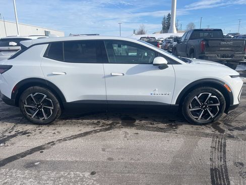 New 2026 Chevrolet Equinox EV LT image 4