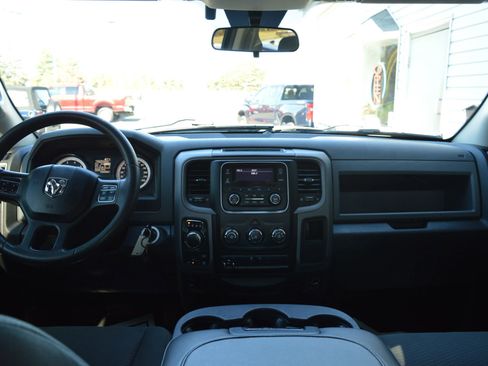 Used 2014 RAM 1500 Express image 30
