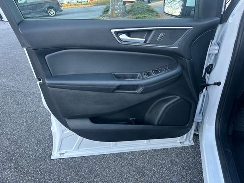 Used 2024 Ford Edge SEL image 10