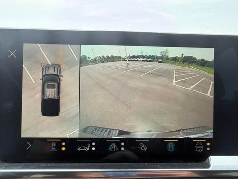 Used 2022 Chevrolet Silverado 1500 LTZ w/ LTZ Premium Package AWD/4WD image 39