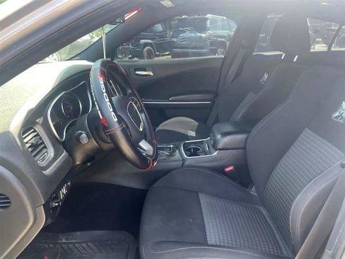 Used 2016 Dodge Charger SXT RWD image 10