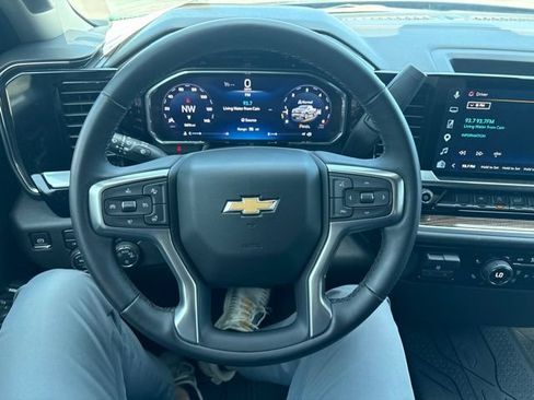 Used 2026 Chevrolet Silverado 1500 LT w/ Leather Package AWD/4WD image 9
