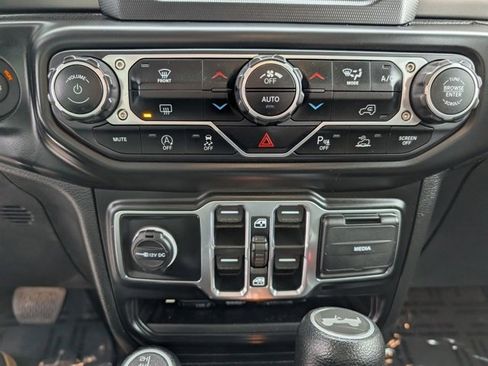 Used 2021 Jeep Wrangler Unlimited Sport image 17