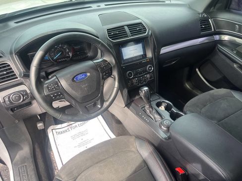 Used 2019 Ford Explorer XLT w/ Equipment Group 202A AWD/4WD image 29