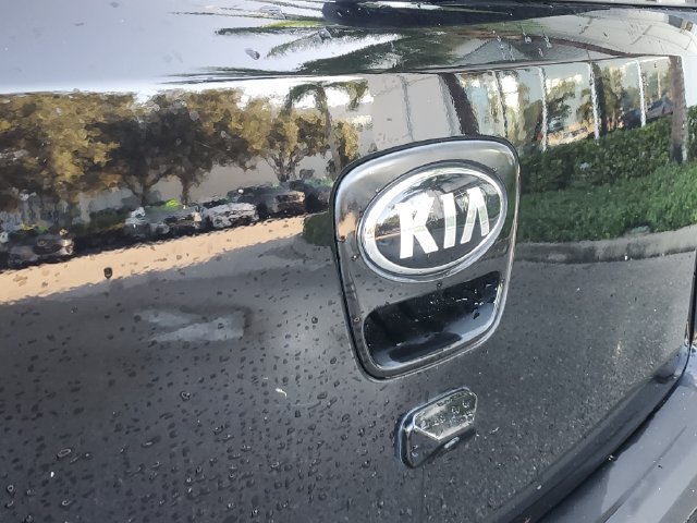 Used 2013 Kia Soul + w/ Audio Pkg FWD image 8