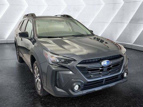 Used 2024 Subaru Outback Premium image 1