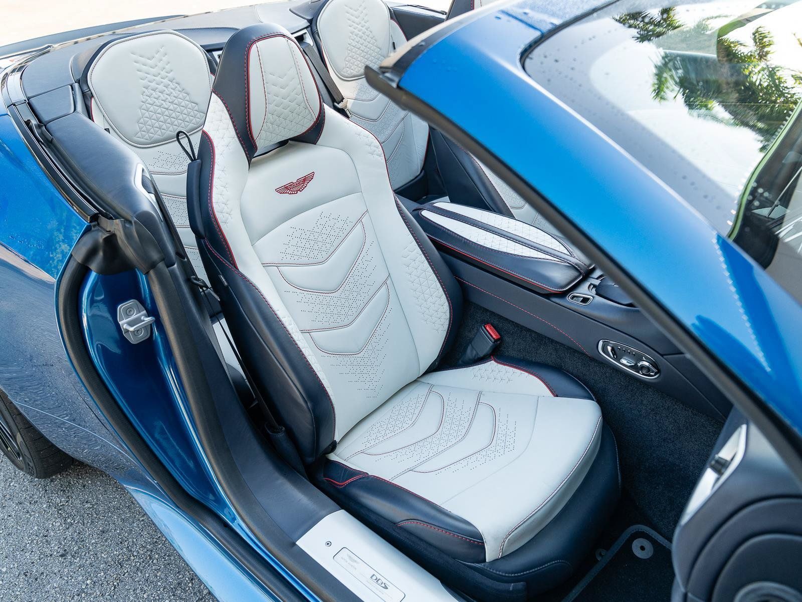 Used 2022 Aston Martin DBS Superleggera Volante RWD image 29