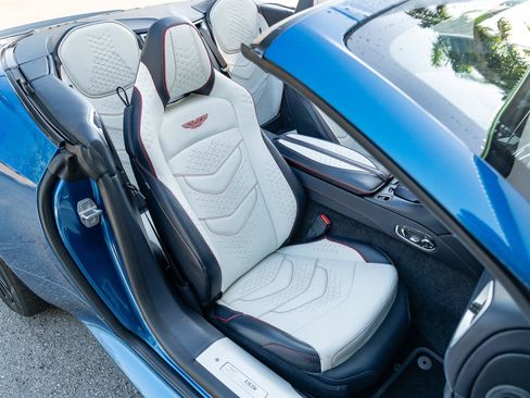 Used 2022 Aston Martin DBS Superleggera Volante RWD image 29