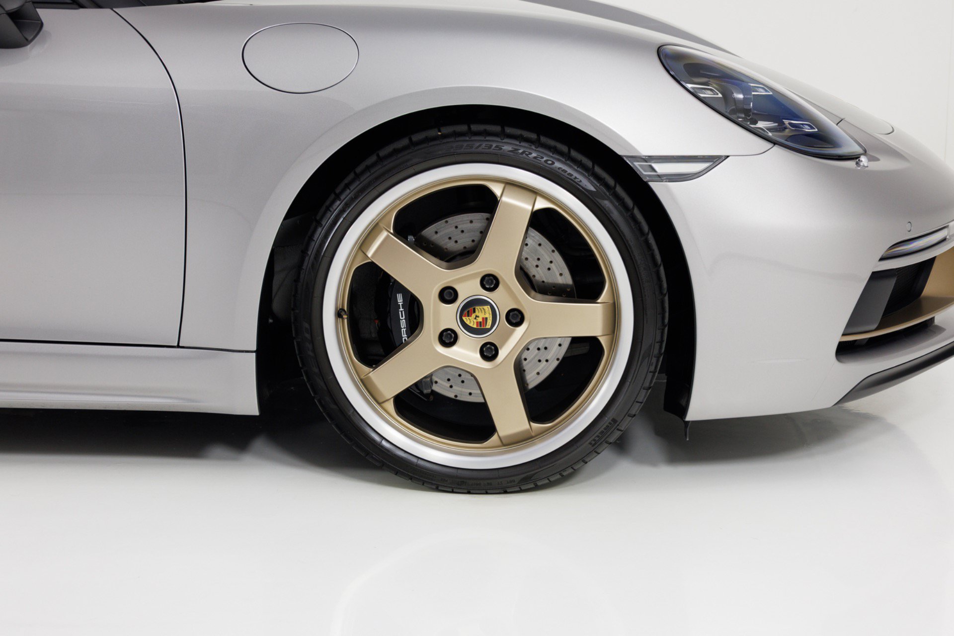 Used 2021 Porsche 718 Boxster RWD image 14