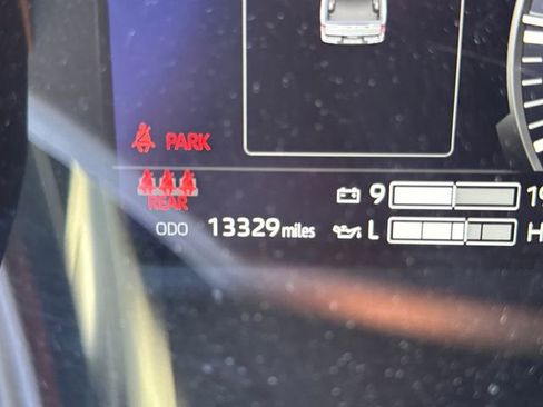 Used 2025 Toyota Tundra Limited AWD/4WD image 22